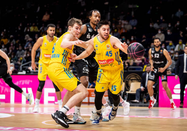 纷纷预测首 纷纷预测首